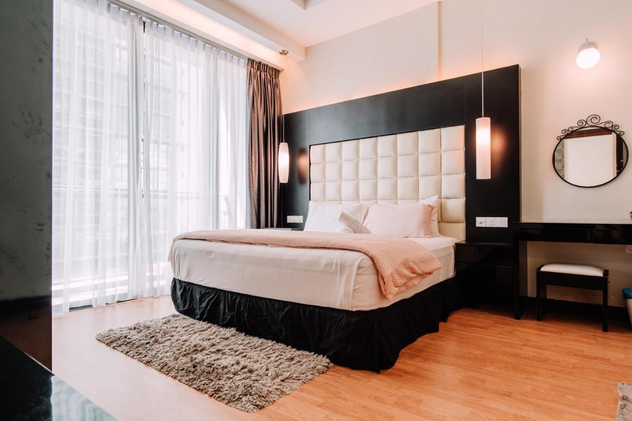 Haus 1 @ Imperial Suites Kuching Esterno foto